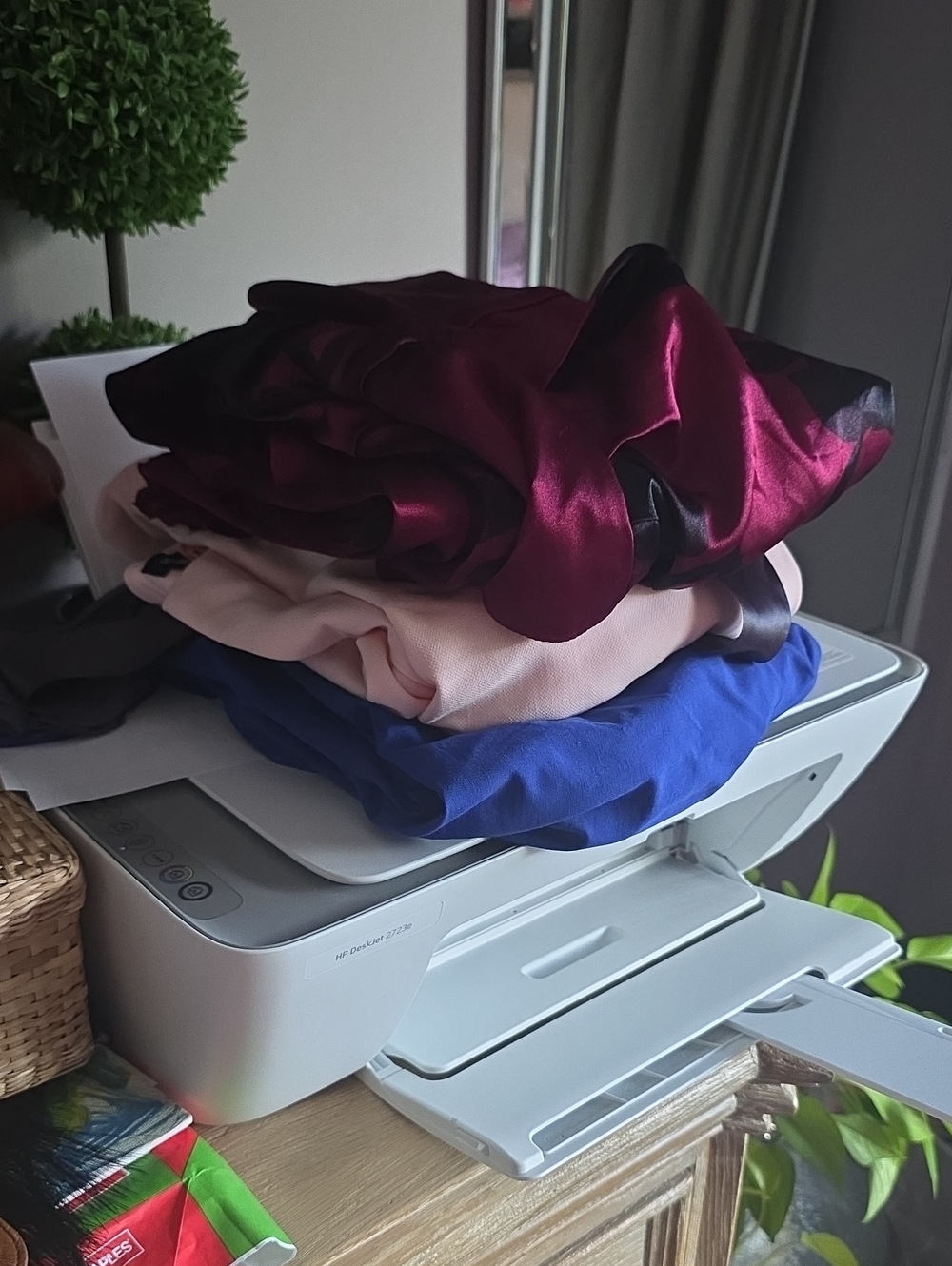 La Chateau Bundle Of 3 Dresses Small
